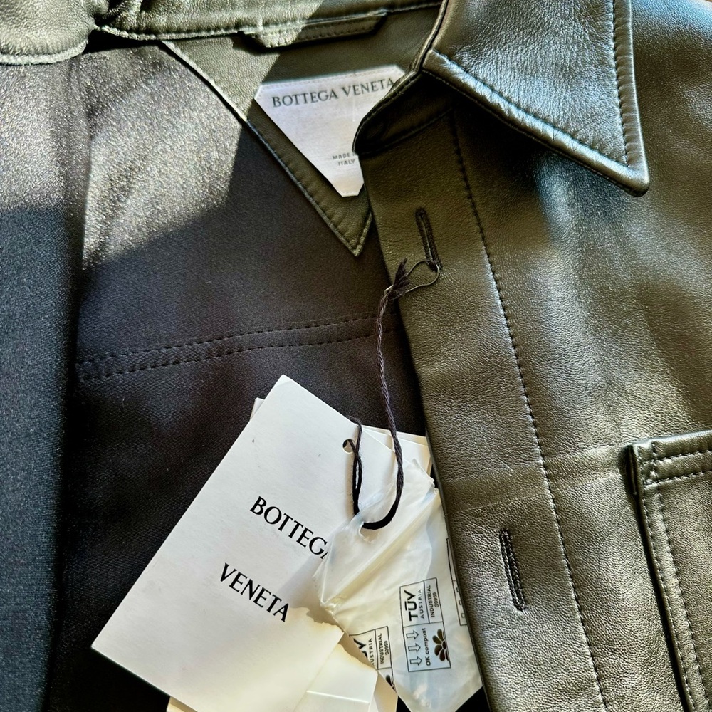 Bottega Veneta Lambskin Leather Shirt
Jacket Black IT 38 | US 6 Quiet Luxury NWT - Picture 14 of 16
